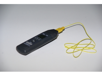 Termometr elektroniczny CHY 700T